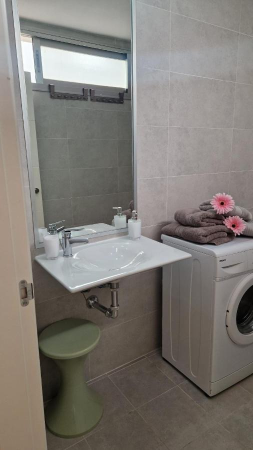 Apartamento Bernier Malaga Bagian luar foto